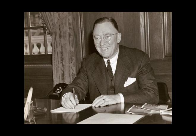 Elkin seated at his desk in the Emory School of Medicine, c. 1950. Credit: Daniel C. Elkin papers, Woodruff Health Sciences Center Library, Emory University.