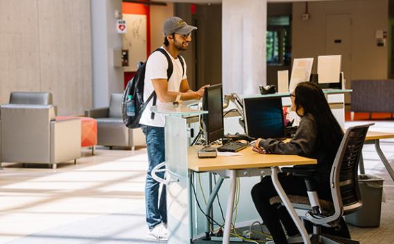 Student at the Science Commons help desk